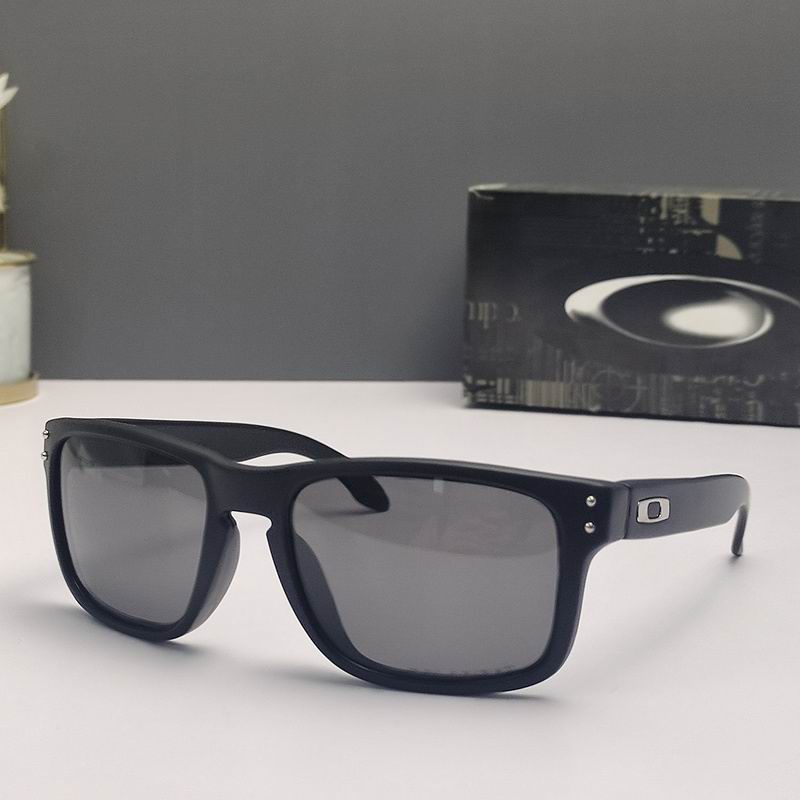 Oakley Glasses (384)